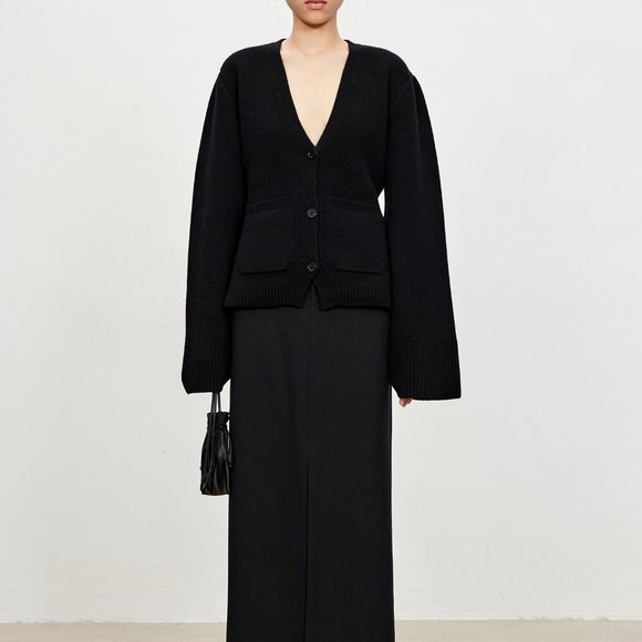 CHICJOC Sweaters - CHICJOC Scarlet Style Cashmere Cardigan Deep V-neck black size 38